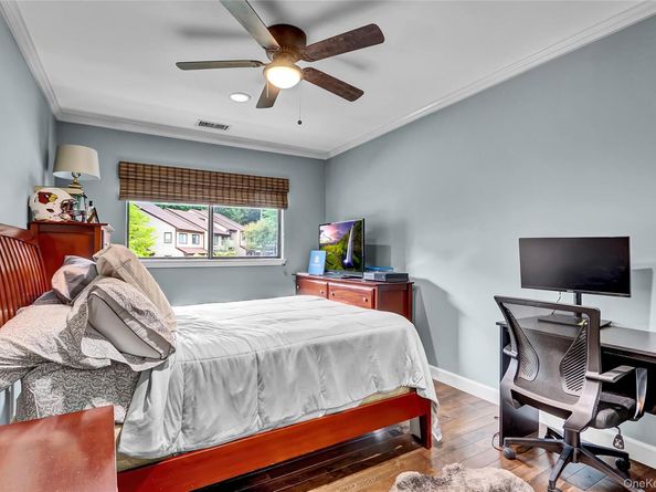 31 The Glen, #31 31, Glen Head NY 11545