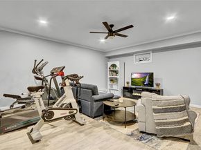 31 The Glen, #31 31, Glen Head NY 11545