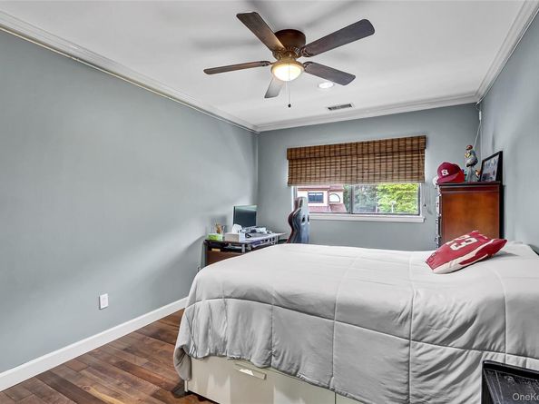 31 The Glen, #31 31, Glen Head NY 11545