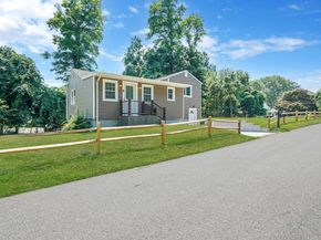 25 Cherry Lane, Wading River NY 11792