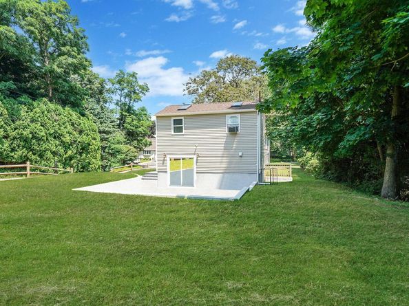 25 Cherry Lane, Wading River NY 11792