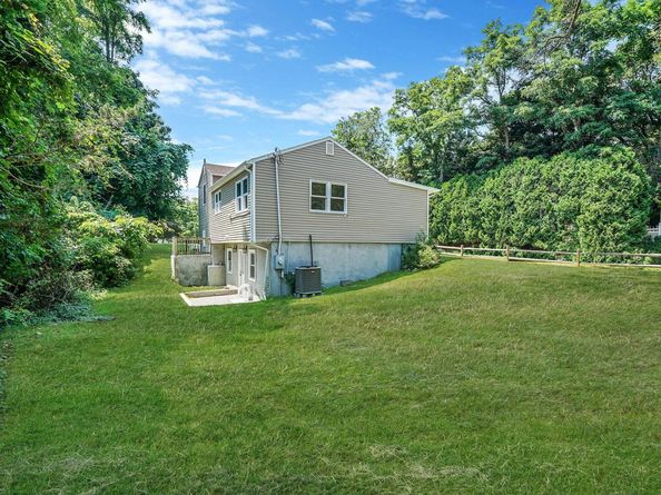 25 Cherry Lane, Wading River NY 11792