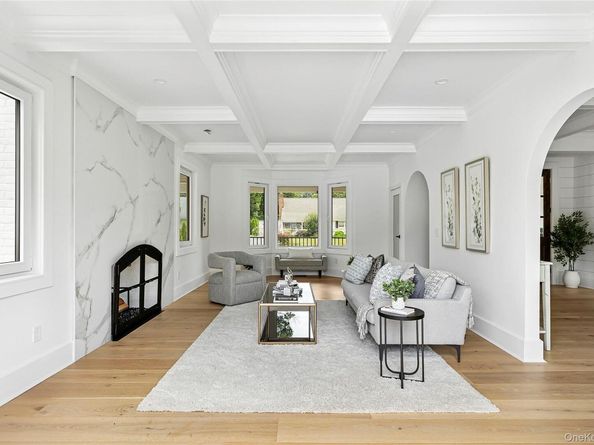 132 Arthur Street, Garden City NY 11530