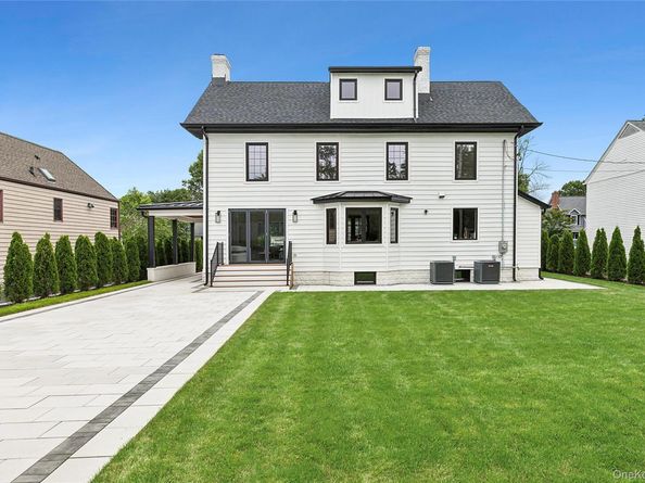 132 Arthur Street, Garden City NY 11530