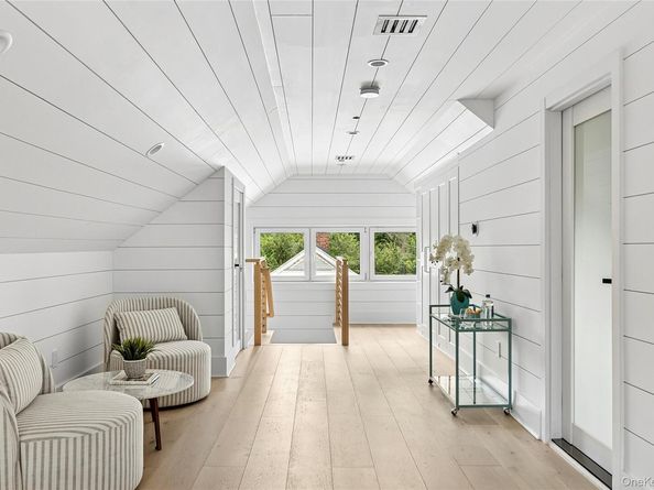 132 Arthur Street, Garden City NY 11530