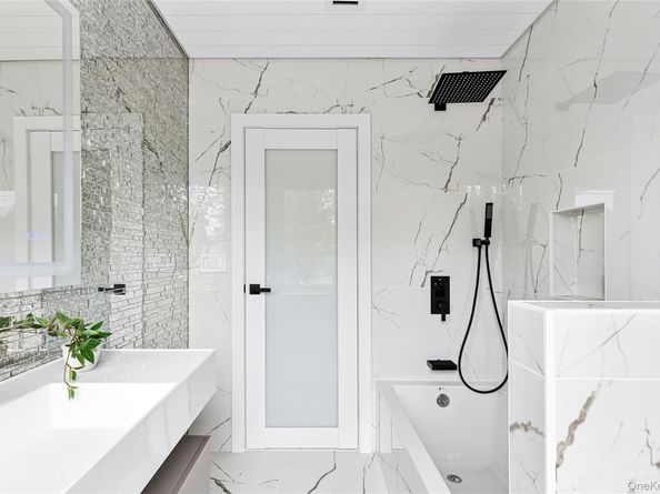 132 Arthur Street, Garden City NY 11530