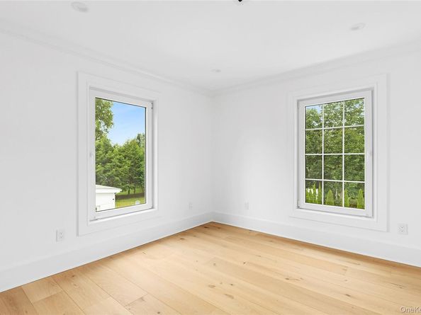 132 Arthur Street, Garden City NY 11530