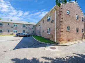 4 S Forrest Avenue B, Rockville Centre NY 11570