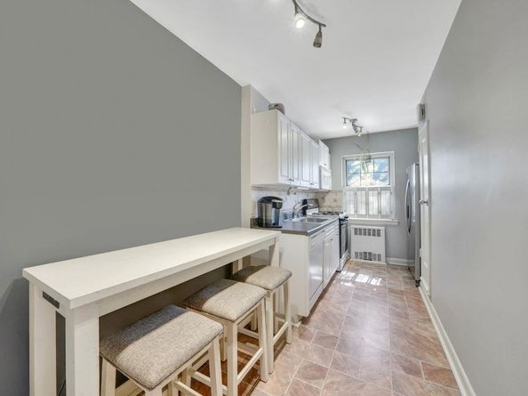 4 S Forrest Avenue B, Rockville Centre NY 11570