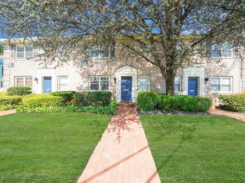4 S Forrest Avenue