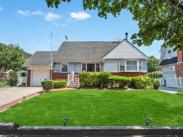 64 Hodson Avenue, Lynbrook NY 11563