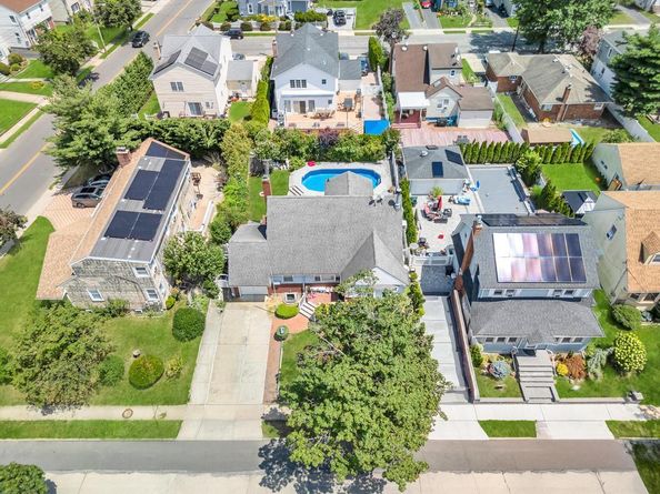 64 Hodson Avenue, Lynbrook NY 11563