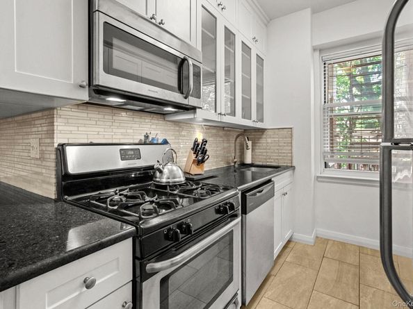 290 Collins Ave 3B, Mount Vernon NY 10552