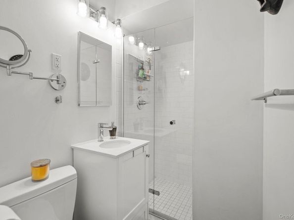 290 Collins Ave 3B, Mount Vernon NY 10552
