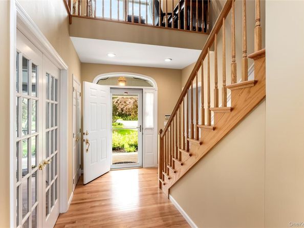56 Lagoon Court W, South Jamesport NY 11901