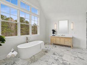 460 Edge Of Woods Road, Southampton NY 11968