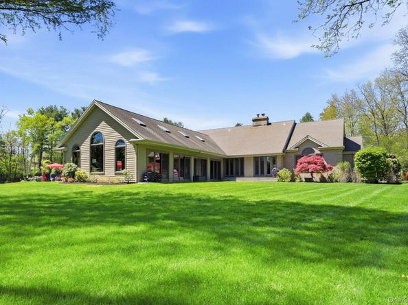 10 Fox Meadow Lane, Lloyd Harbor NY 11743