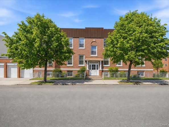 2041 Hobart Avenue, Bronx NY 10461
