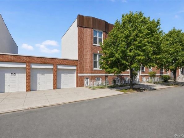 2041 Hobart Avenue, Bronx NY 10461