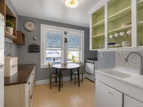 40 Rockville Avenue, Rockville Centre NY 11570