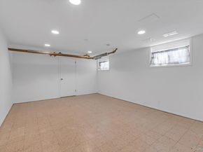 40 Rockville Avenue, Rockville Centre NY 11570