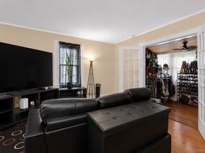 40 Rockville Avenue, Rockville Centre NY 11570