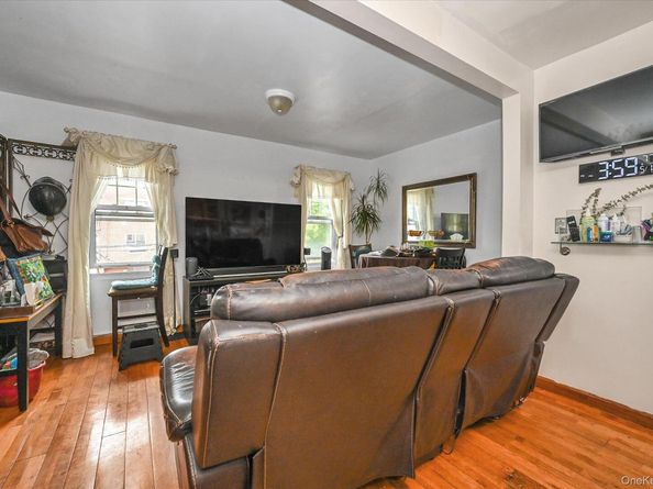 6033 80th Avenue, Glendale NY 11385