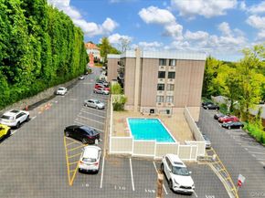 130 Colonial Parkway 4D, Yonkers NY 10710