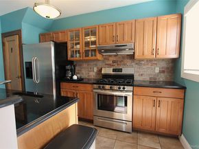 65-10 78th Street, Middle Village NY 11379