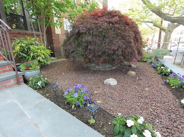65-10 78th Street, Middle Village NY 11379