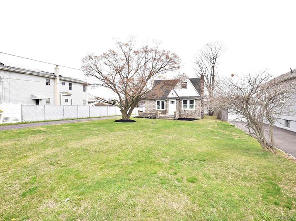229 14th Street, West Babylon NY 11704