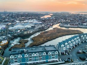 631 Marina Pointe Drive 631, East Rockaway NY 11518