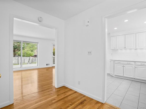 22 Rogers Drive, New Rochelle NY 10804
