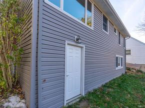 29 Potter Lane, Halesite NY 11743