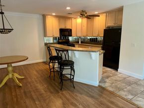 5 White Oak Court 5, Coram NY 11727