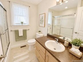 5 White Oak Court 5, Coram NY 11727