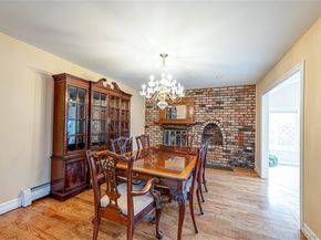 3 Jenny Lane, Holtsville NY 11742