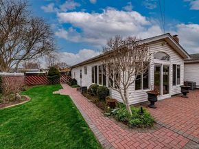 3 Jenny Lane, Holtsville NY 11742