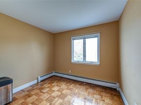3 Jenny Lane, Holtsville NY 11742