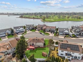 2959 Clubhouse Road, Merrick NY 11566