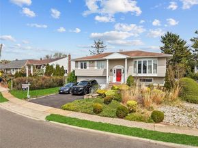 2959 Clubhouse Road, Merrick NY 11566