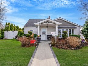 2 Drake Lane, Levittown NY 11756
