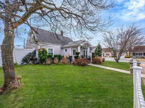 2 Drake Lane, Levittown NY 11756