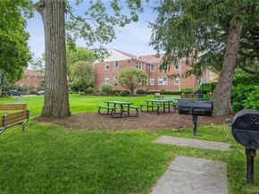 3 Bryant Crescent 1D, White Plains NY 10605