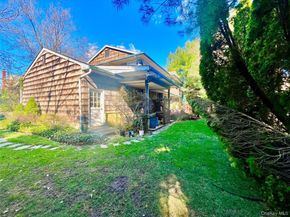 2 Wyckoff Place, Woodmere NY 11598