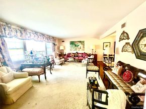 2 Wyckoff Place, Woodmere NY 11598