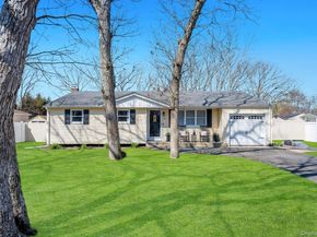 46 Serene Place, Hauppauge NY 11788
