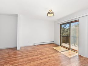 105 Coachlight Square, Montrose NY 10548