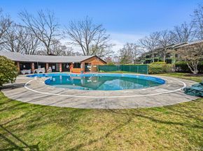 105 Coachlight Square, Montrose NY 10548