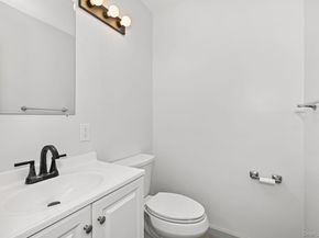 105 Coachlight Square, Montrose NY 10548